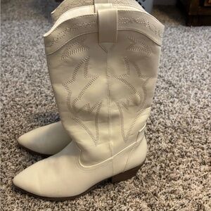 American Eagle Outfitters Cream Heeled Boots